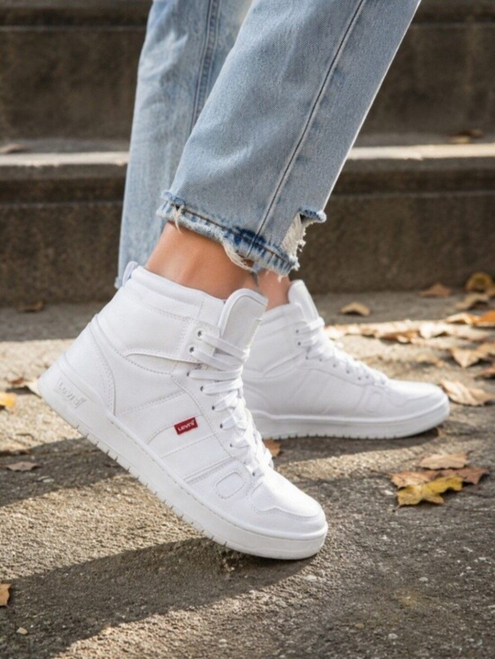 Levi's BB HI Perk UL High- Top Sneakers Size 7